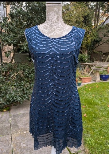 Women 1920s style cocktail - 1920s,